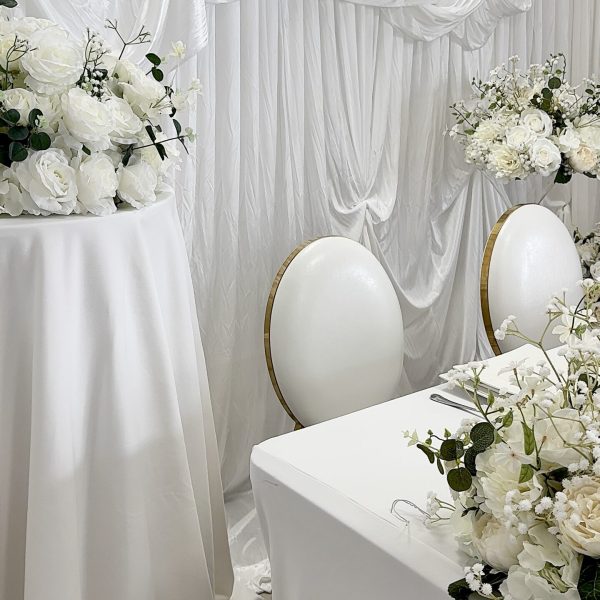 table d'honneur et chaises médaillon